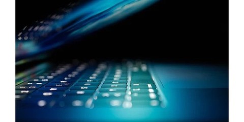 加強(qiáng)網(wǎng)絡(luò)閱卷系統(tǒng)研究，深化評(píng)估理論與方法探索